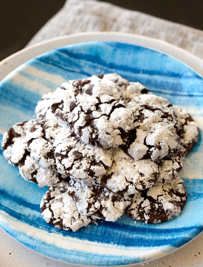 Chocolate Crinkle Christmas Cookie Tray