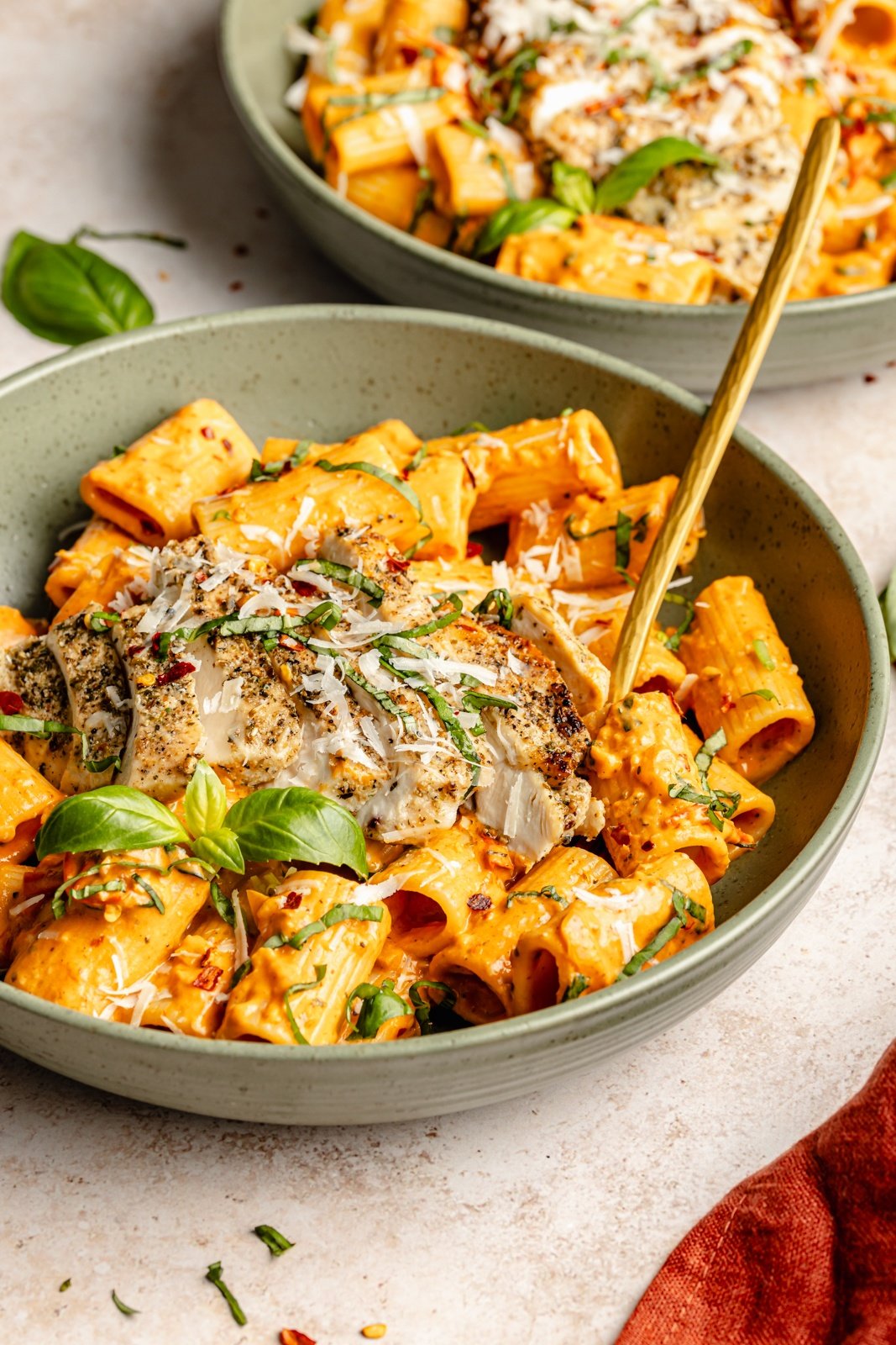 chicken rigatoni in a bowl