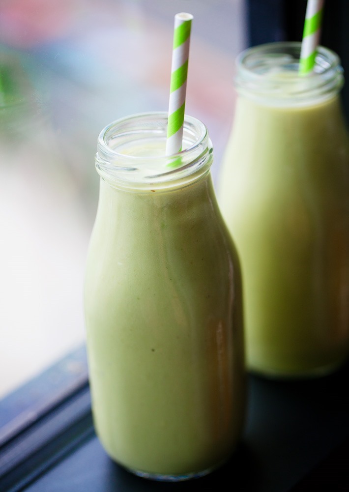 Green Healthy Avocado Smoothie (Vegan, Keto)